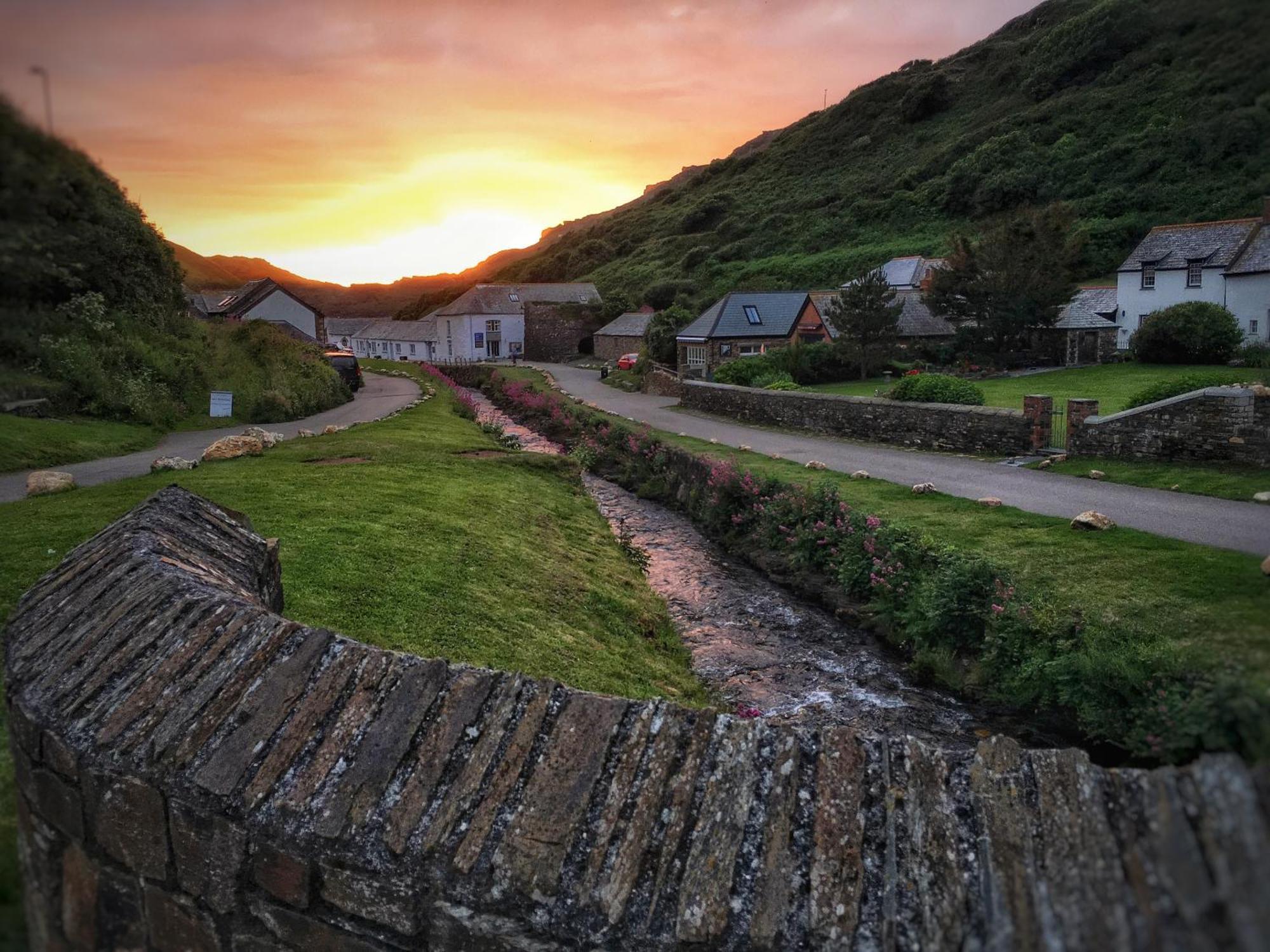 The Riverside Bed & Breakfast Boscastle Exterior photo